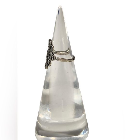 Lace Filigree Cut Out Antique Silver Tone Fashion Costume Woman’s Ring Jewelry - Picture 4 of 7